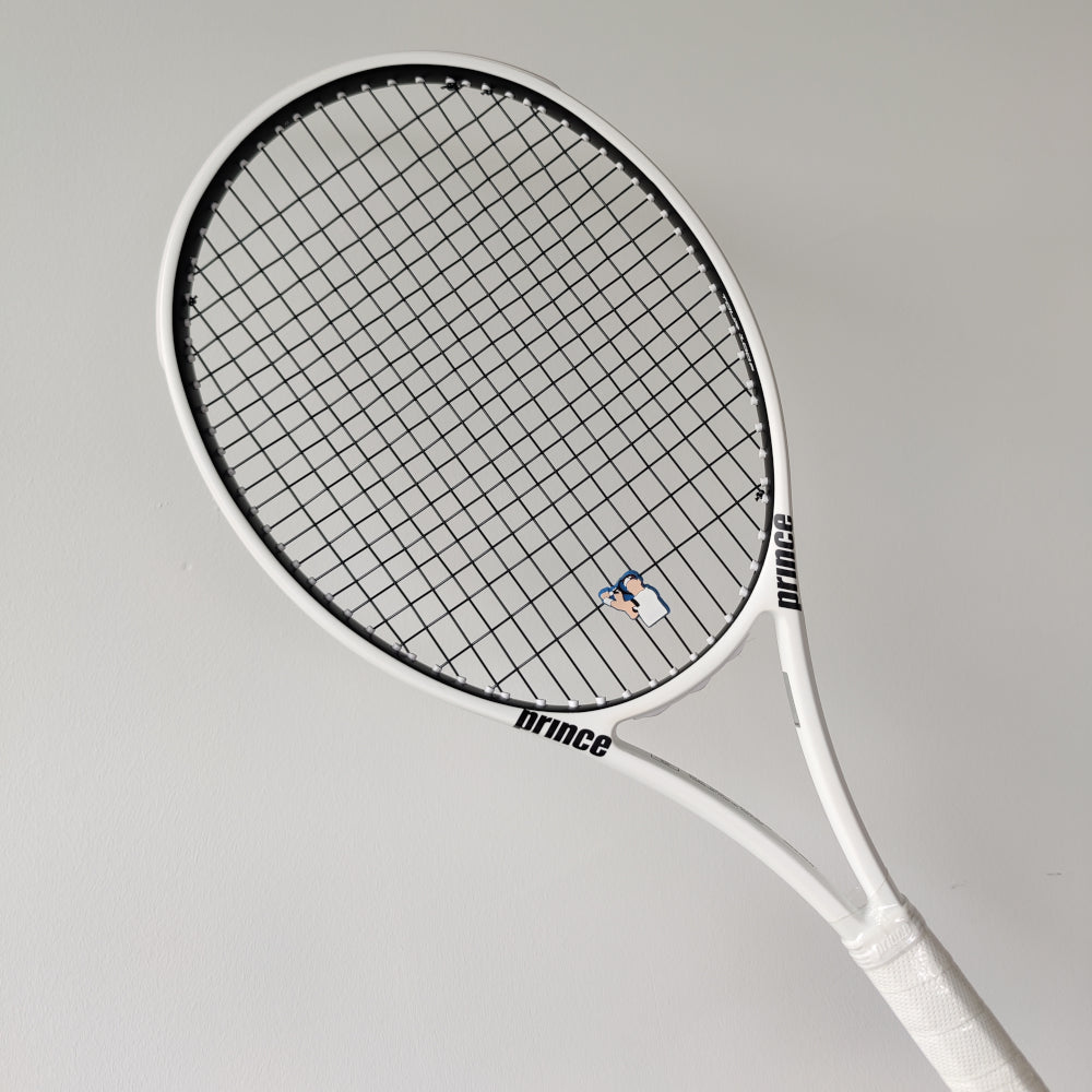 https://tennisvibe.ch/cdn/shop/products/rogervibe_racket.webp?v=1647788896&width=1445